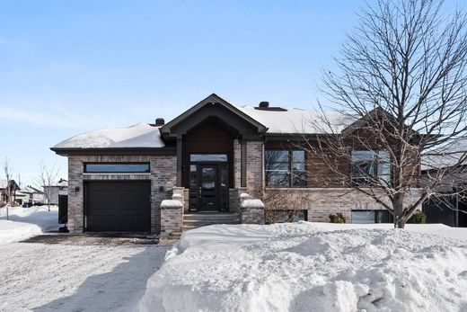 Detached House in Mirabel, Laurentides