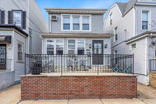 دوبلكس ﻓﻲ Bronxdale, برونكس