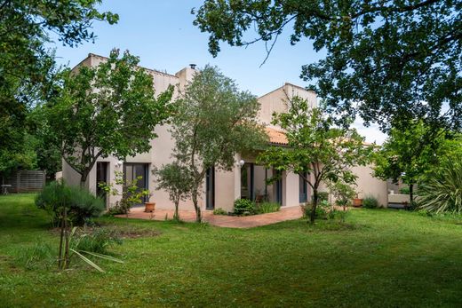 Lagord, Charente-Maritimeの一戸建て住宅