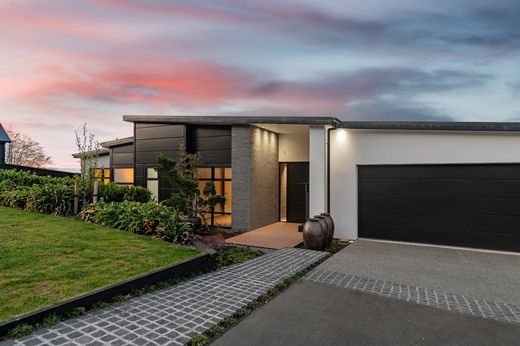 Detached House in Christchurch, Christchurch City