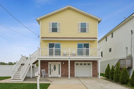 Detached House in Union Beach, Monmouth County
