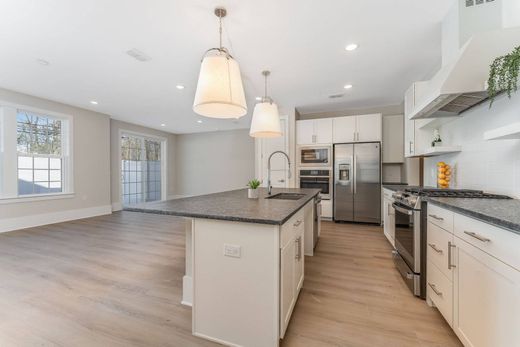 Townhouse in Warren Township, Somerset County