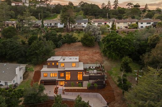 Detached House in San Carlos, San Mateo County
