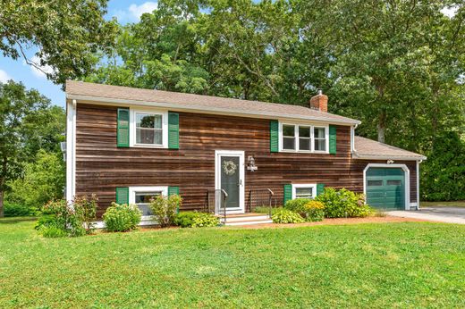 Detached House in East Falmouth, Barnstable County