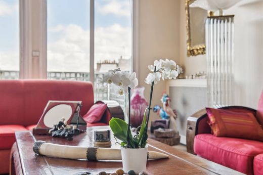 Apartment in La Muette, Auteuil, Porte Dauphine, Paris