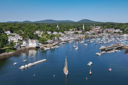 Vrijstaand huis in Camden, Knox County