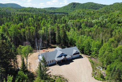 Detached House in Amherst, Laurentides