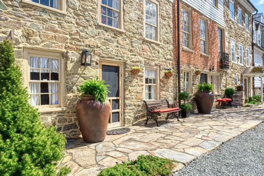 Luxury home in Waterford, Loudoun County