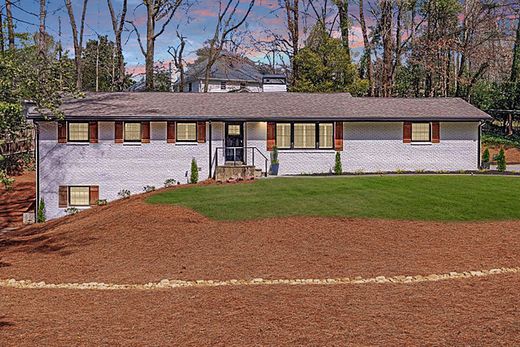 Detached House in Sandy Springs, Fulton County