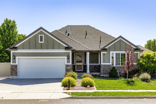 Luxury home in Syracuse, Davis County