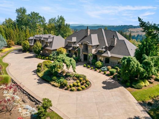 Luxury home in Troutdale, Multnomah County