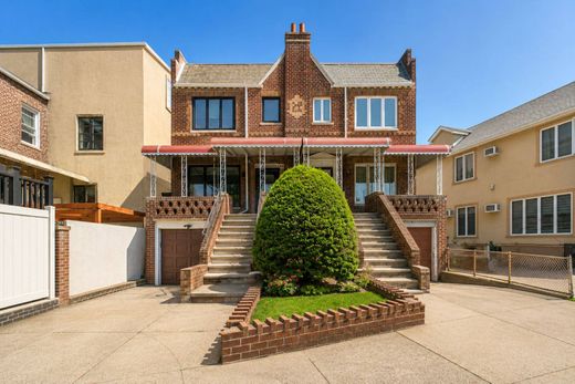 Semidetached House in Brooklyn, Kings County