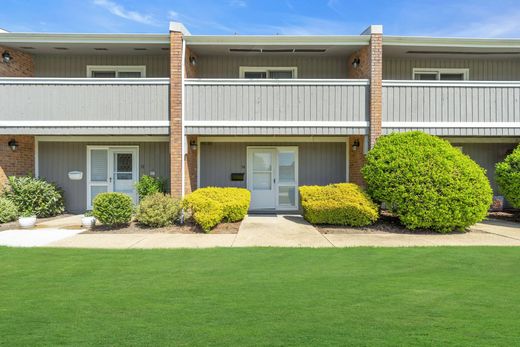 Apartment / Etagenwohnung in Spring Lake Heights, Monmouth County