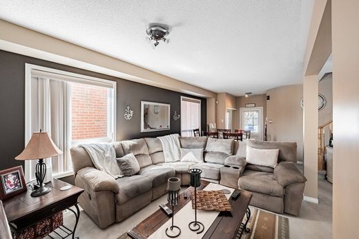 Townhouse - Brampton, Ontario