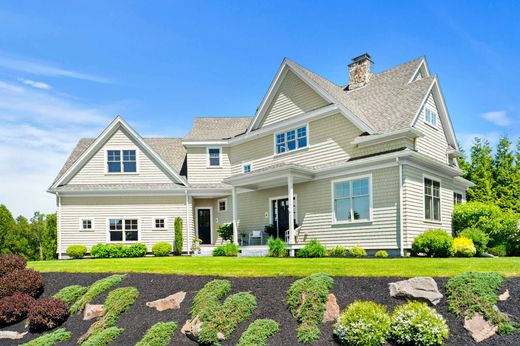Detached House in Beverly, Essex County