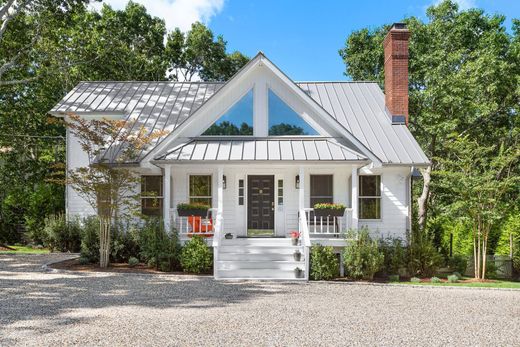 Detached House in Sagaponack, Suffolk County