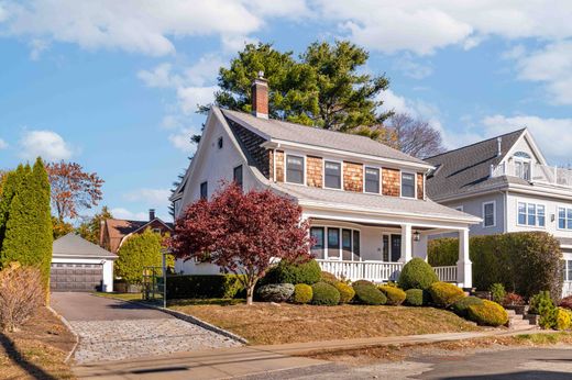 Vrijstaand huis in Watertown, Middlesex County