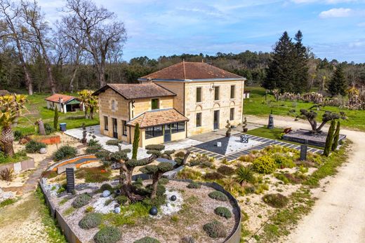 Detached House in Bordeaux, Gironde