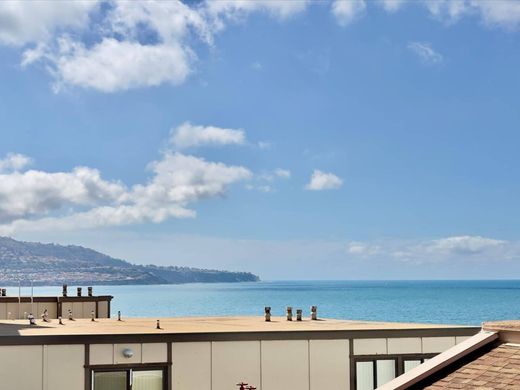 Apartment / Etagenwohnung in Redondo Beach, Los Angeles County