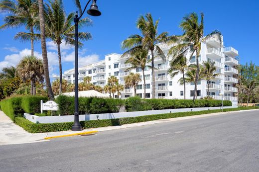 Apartment in Palm Beach, Florida