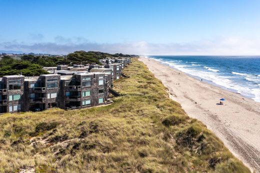 Apartment / Etagenwohnung in Watsonville, Santa Cruz County