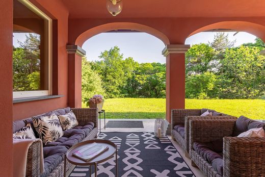Villa in Oltrona di San Mamette, Provincia di Como