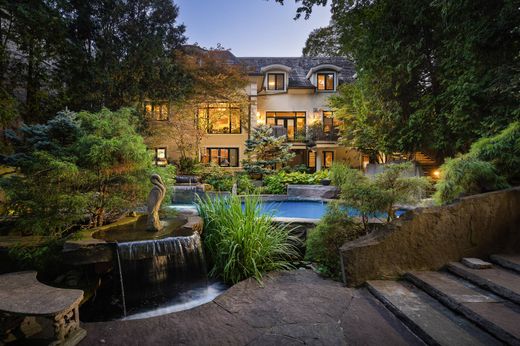 Detached House in Toronto, Ontario