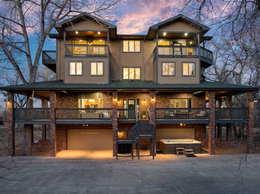 Detached House in Lakewood, Jefferson County