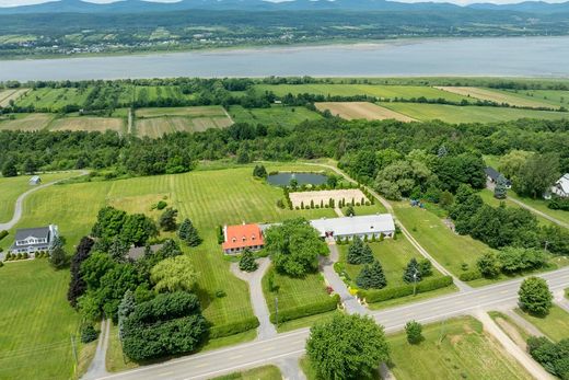 Saint-Pierre-de-l'Île-d'Orléans, Capitale-Nationaleの一戸建て住宅