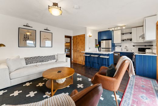 Apartment in Mount Crested Butte, Gunnison County