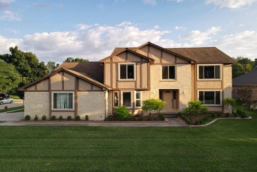 Detached House in Troy, Oakland County