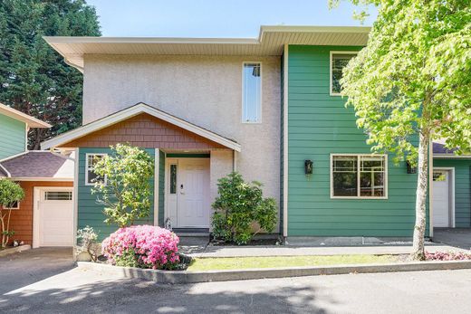 Townhouse in Saanich, Capital Regional District