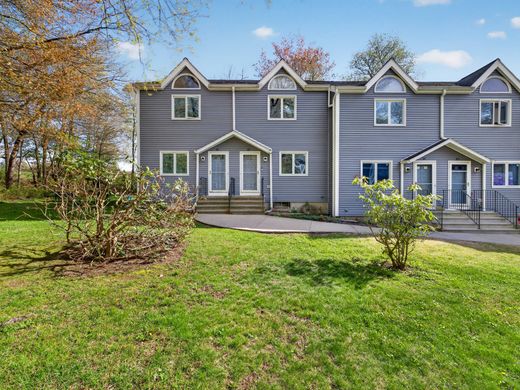 Apartment / Etagenwohnung in Montville Center, New London County
