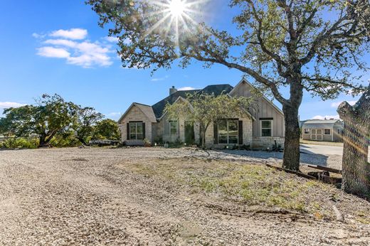 Luxury home in Kerrville, Kerr County