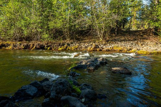 Land in Sisters, Deschutes County