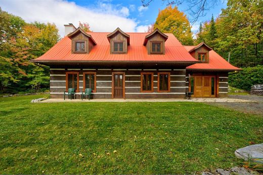 Detached House in Sainte-Anne-des-Lacs, Laurentides