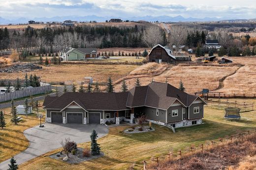 Detached House in Calgary, Alberta