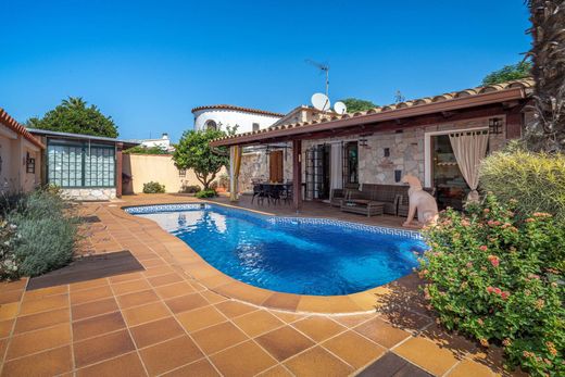 Detached House in Empuriabrava, Province of Girona