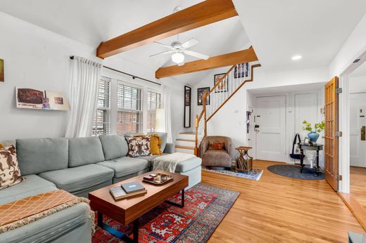 Apartment in Newton, Middlesex County
