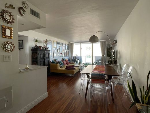 Apartment / Etagenwohnung in Miami Beach, Miami-Dade County