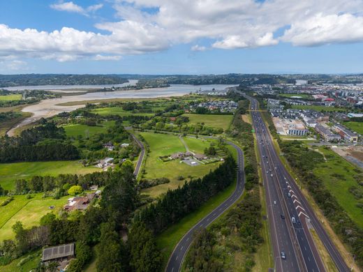 토지 / Waitakere, Auckland