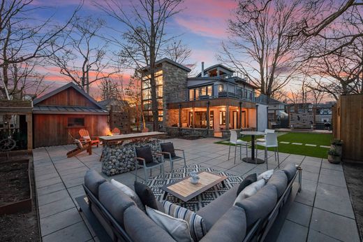 بيت مستقل ﻓﻲ Oakville, Ontario