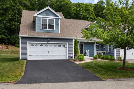 Apartment in Millbury, Worcester County