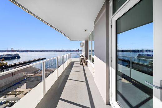 Apartment in North Vancouver, Metro Vancouver Regional District