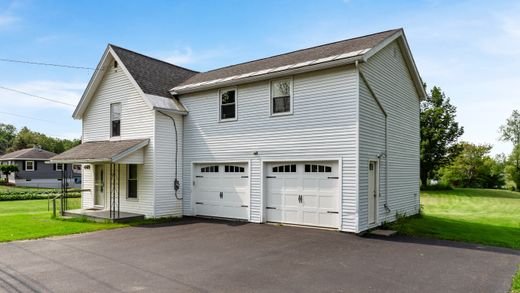 Vrijstaand huis in Pittsfield, Berkshire County