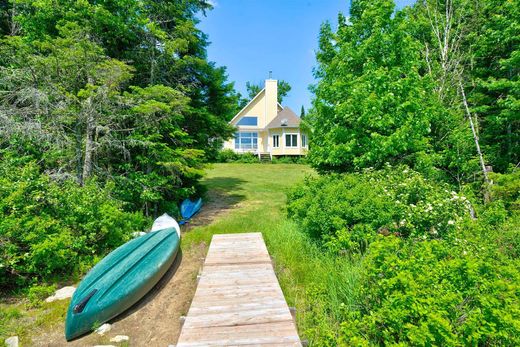Detached House in Sainte-Lucie-des-Laurentides, Laurentides