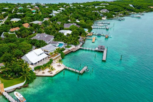 Detached House in Harbour Island, Harbour Island District