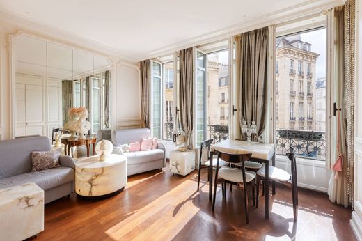 Apartment in Saint-Germain, Odéon, Monnaie, Paris