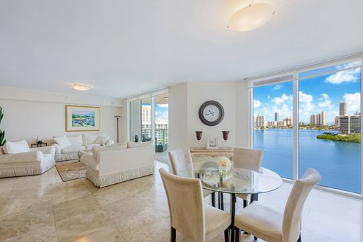 Piso / Apartamento en Aventura, Miami-Dade County