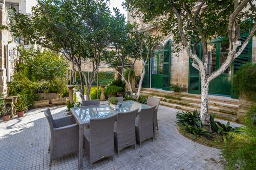 Villa in Balzan